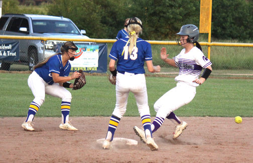 Lady Cougars clinch district with 8-0 run